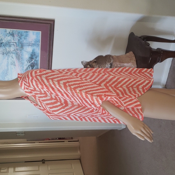 Signature Studio l Henley vneck button tab dramatic sleeve semisheer chevron - Picture 2 of 7